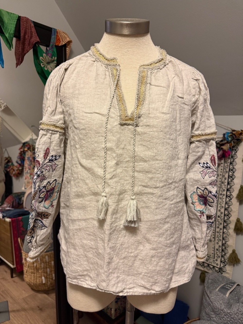 Chico’s Embroidered Boho Peasant Blouse in Natural Cream Linen - Picture 2 of 11